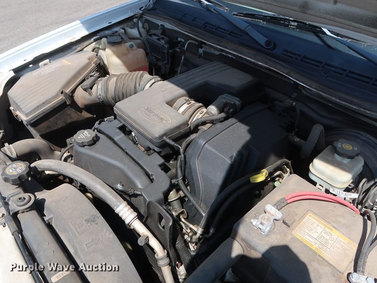 image for item DH3516 2005 GMC Canyon pickup truck