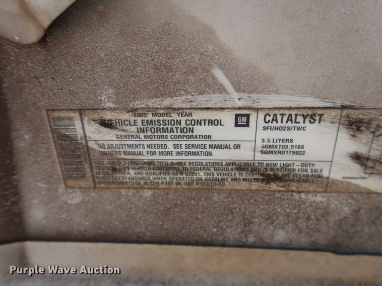 image for item DH3516 2005 GMC Canyon pickup truck