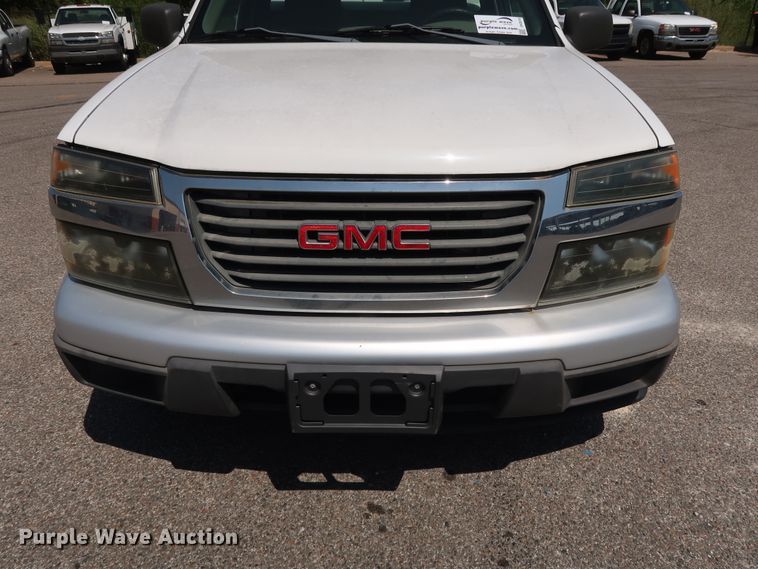 image for item DH3516 2005 GMC Canyon pickup truck