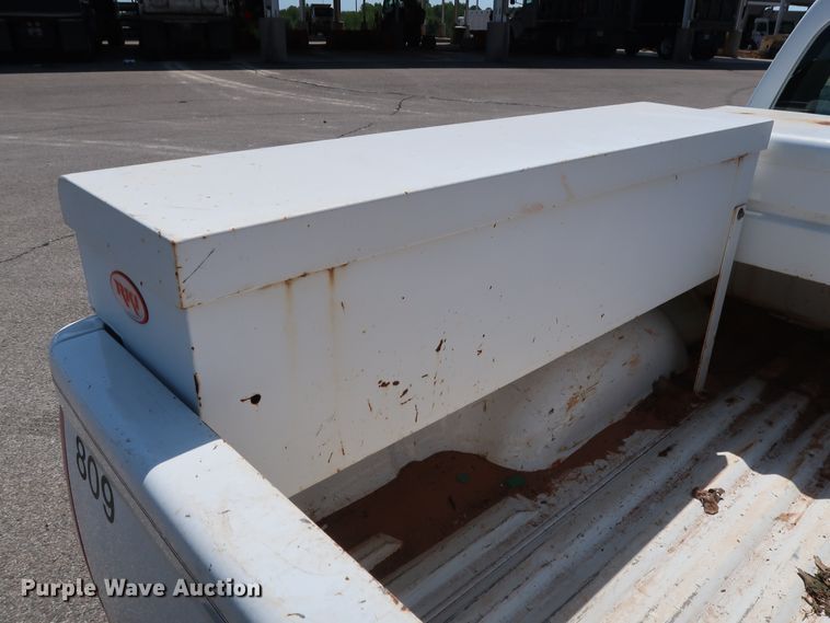 image for item DH3516 2005 GMC Canyon pickup truck