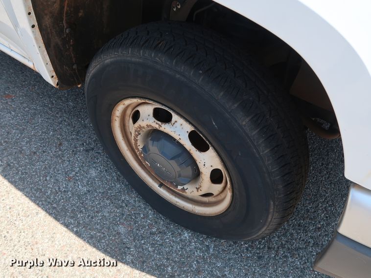 image for item DH3516 2005 GMC Canyon pickup truck