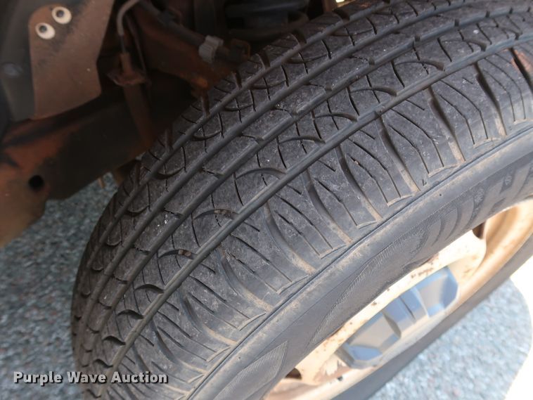 image for item DH3516 2005 GMC Canyon pickup truck