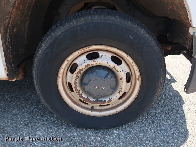 image for item DH3516 2005 GMC Canyon pickup truck