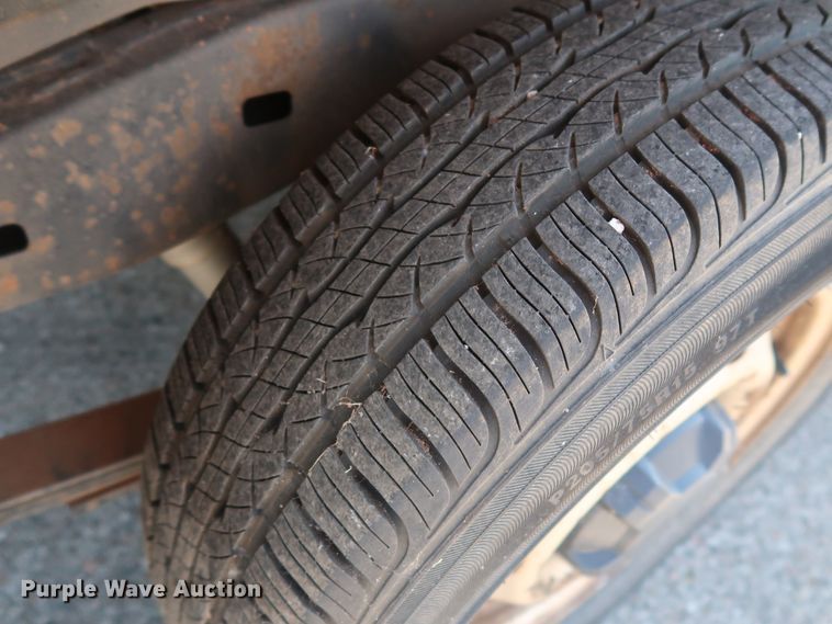 image for item DH3516 2005 GMC Canyon pickup truck