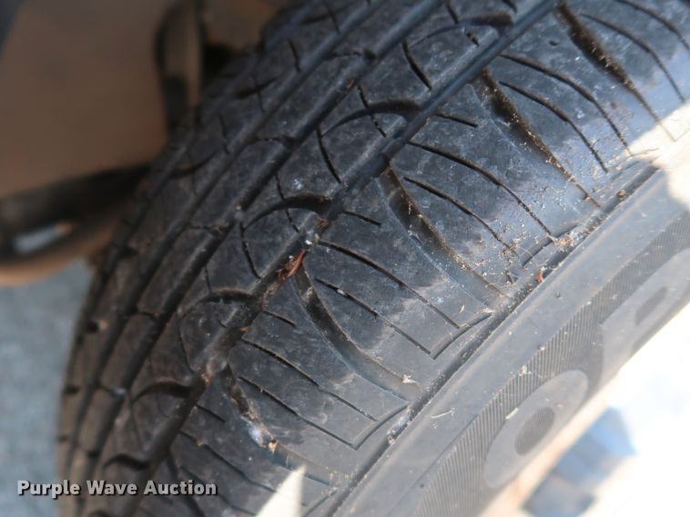 image for item DH3516 2005 GMC Canyon pickup truck