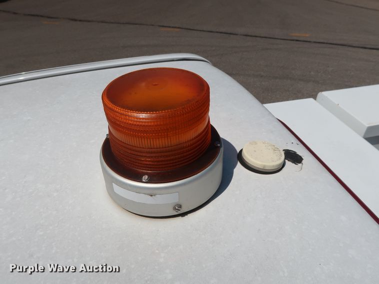 image for item DH3516 2005 GMC Canyon pickup truck