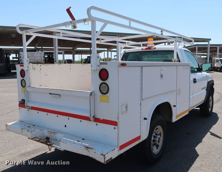 image for item DH3517 2005 GMC Sierra 2500HD utility bed pickup truck