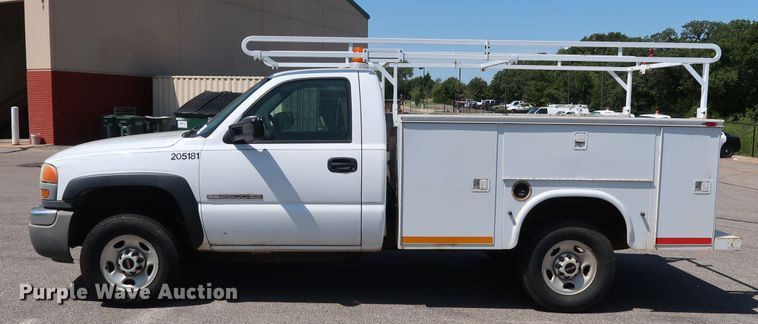 image for item DH3517 2005 GMC Sierra 2500HD utility bed pickup truck