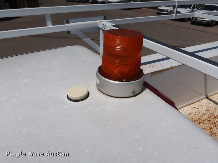 image for item DH3517 2005 GMC Sierra 2500HD utility bed pickup truck