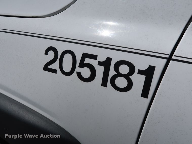 image for item DH3517 2005 GMC Sierra 2500HD utility bed pickup truck