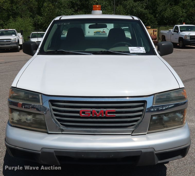 image for item DH3518 2005 GMC Canyon pickup truck