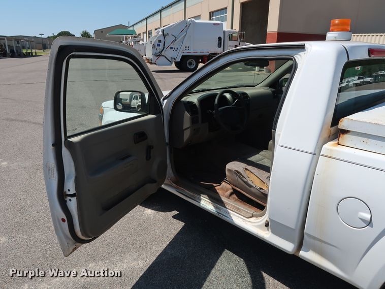 image for item DH3518 2005 GMC Canyon pickup truck