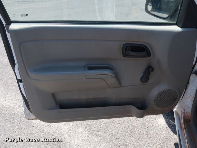 image for item DH3518 2005 GMC Canyon pickup truck