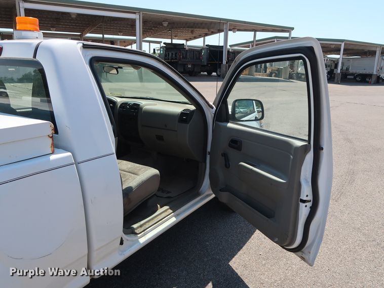 image for item DH3518 2005 GMC Canyon pickup truck