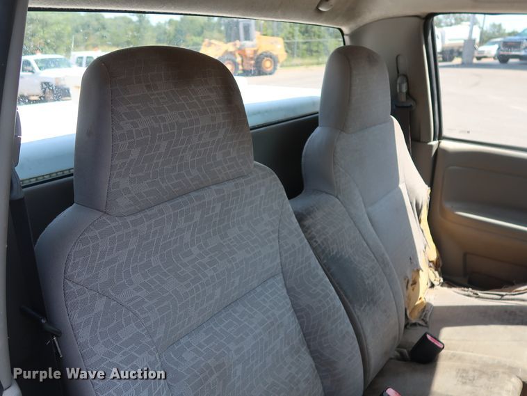 image for item DH3518 2005 GMC Canyon pickup truck