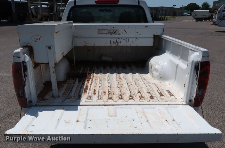 image for item DH3518 2005 GMC Canyon pickup truck