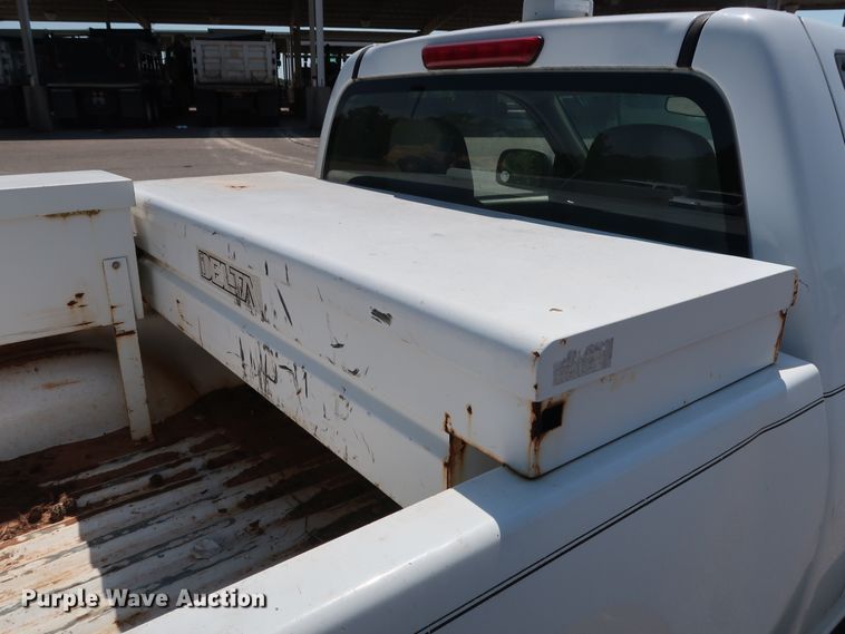 image for item DH3518 2005 GMC Canyon pickup truck