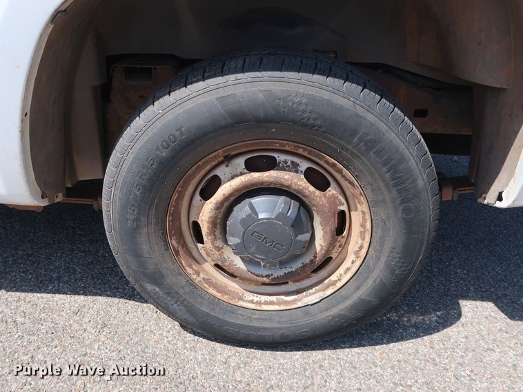 image for item DH3518 2005 GMC Canyon pickup truck