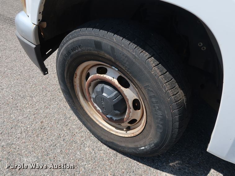 image for item DH3518 2005 GMC Canyon pickup truck