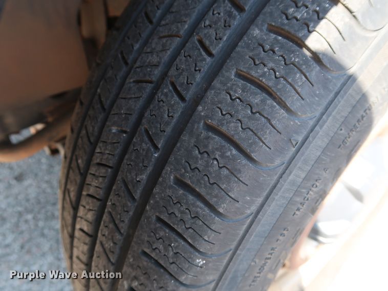 image for item DH3518 2005 GMC Canyon pickup truck