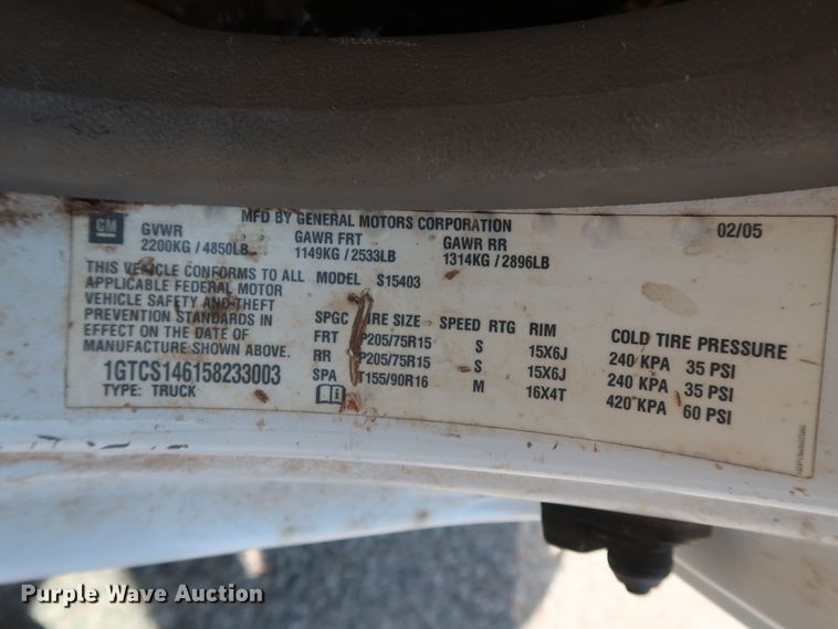 image for item DH3518 2005 GMC Canyon pickup truck