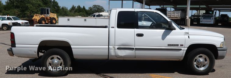 image for item DH3519 2001 Dodge Ram 2500 Quad Cab pickup truck