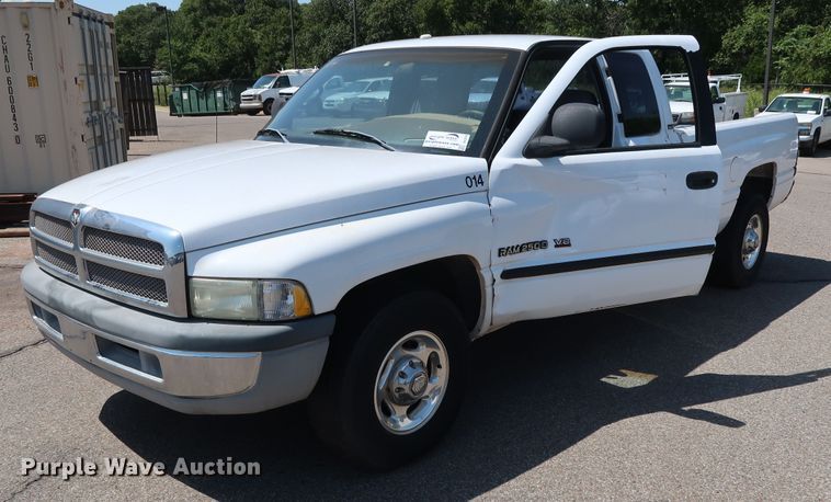 image for item DH3519 2001 Dodge Ram 2500 Quad Cab pickup truck