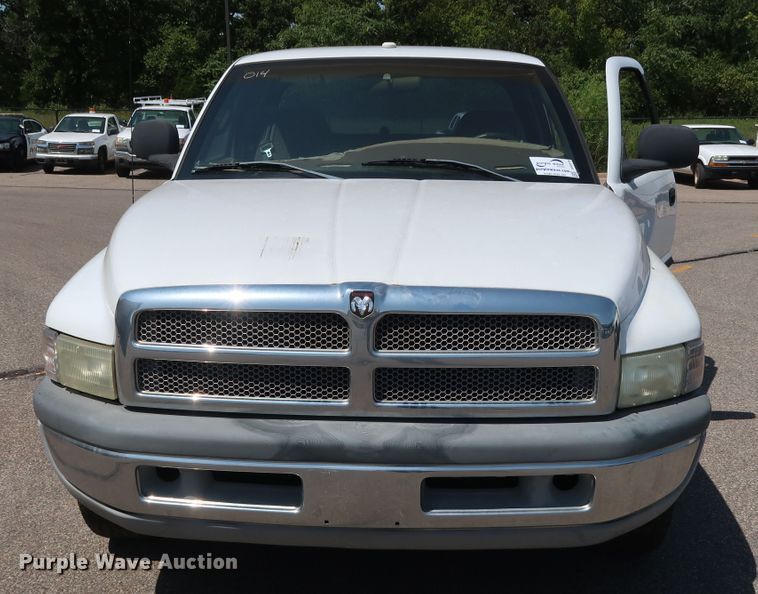 image for item DH3519 2001 Dodge Ram 2500 Quad Cab pickup truck