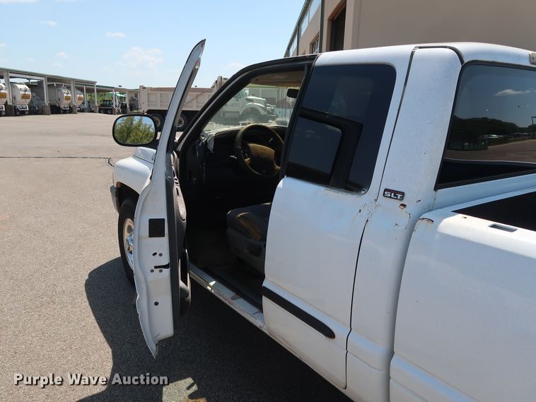 image for item DH3519 2001 Dodge Ram 2500 Quad Cab pickup truck