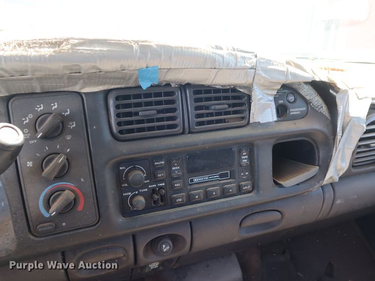 image for item DH3519 2001 Dodge Ram 2500 Quad Cab pickup truck