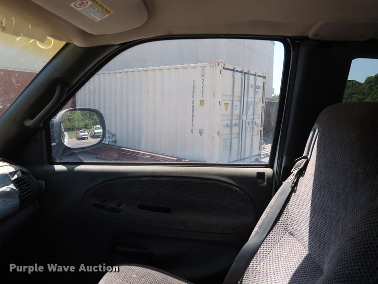 image for item DH3519 2001 Dodge Ram 2500 Quad Cab pickup truck