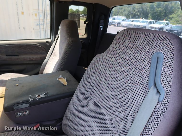 image for item DH3519 2001 Dodge Ram 2500 Quad Cab pickup truck