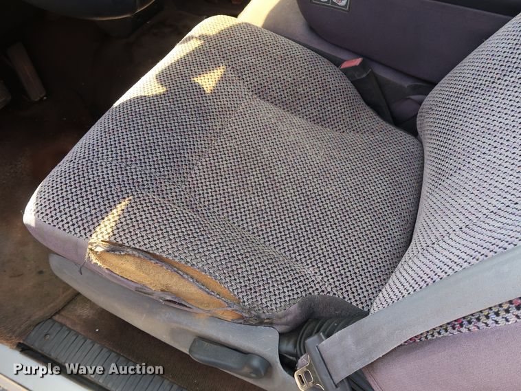 image for item DH3519 2001 Dodge Ram 2500 Quad Cab pickup truck