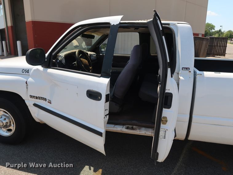 image for item DH3519 2001 Dodge Ram 2500 Quad Cab pickup truck