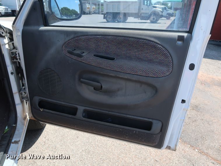 image for item DH3519 2001 Dodge Ram 2500 Quad Cab pickup truck