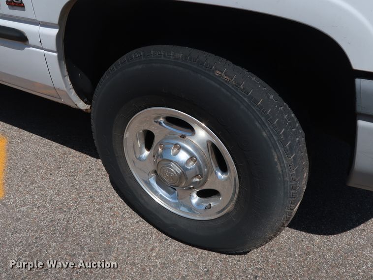 image for item DH3519 2001 Dodge Ram 2500 Quad Cab pickup truck