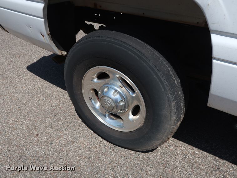 image for item DH3519 2001 Dodge Ram 2500 Quad Cab pickup truck