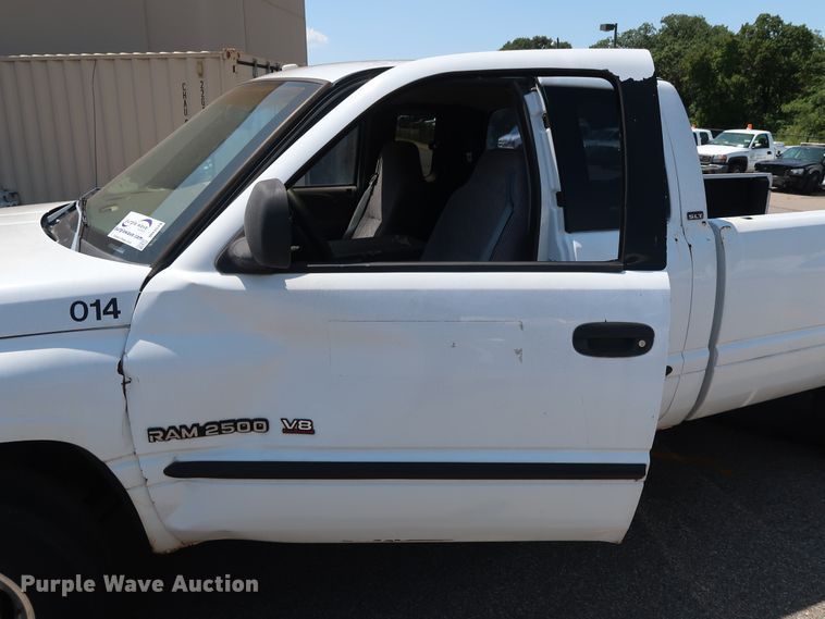 image for item DH3519 2001 Dodge Ram 2500 Quad Cab pickup truck