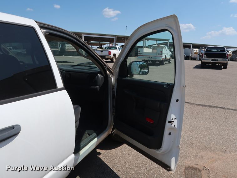 image for item DH3520 2003 Dodge Ram 2500 Quad Cab pickup truck