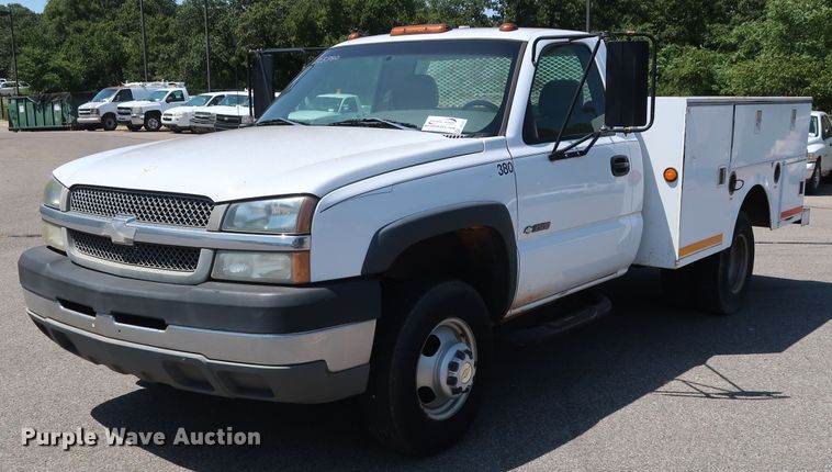 image for item DH3521 2003 Chevrolet Silverado 3500 utility bed pickup truck