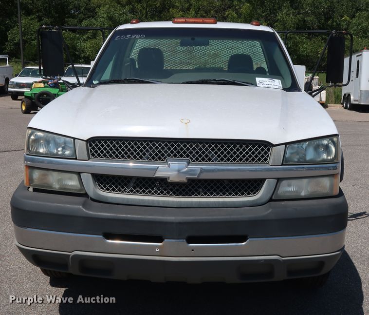 image for item DH3521 2003 Chevrolet Silverado 3500 utility bed pickup truck