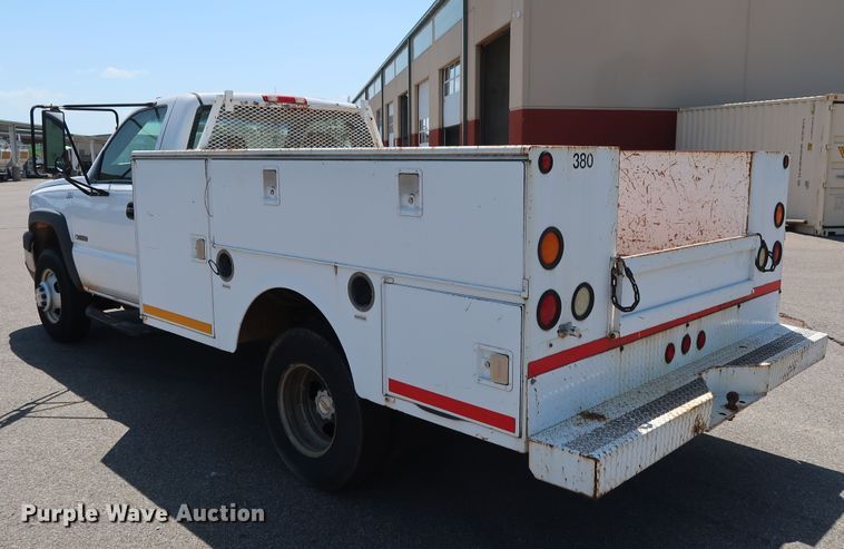 image for item DH3521 2003 Chevrolet Silverado 3500 utility bed pickup truck