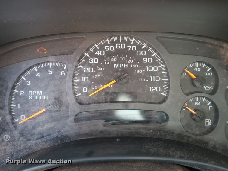 image for item DH3521 2003 Chevrolet Silverado 3500 utility bed pickup truck