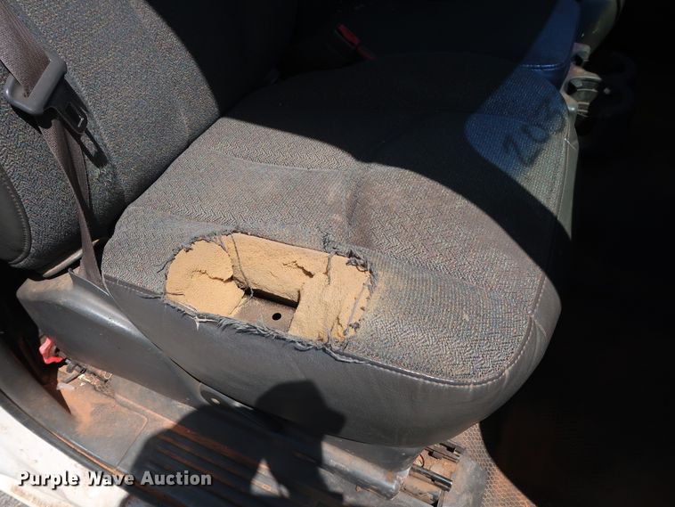 image for item DH3521 2003 Chevrolet Silverado 3500 utility bed pickup truck