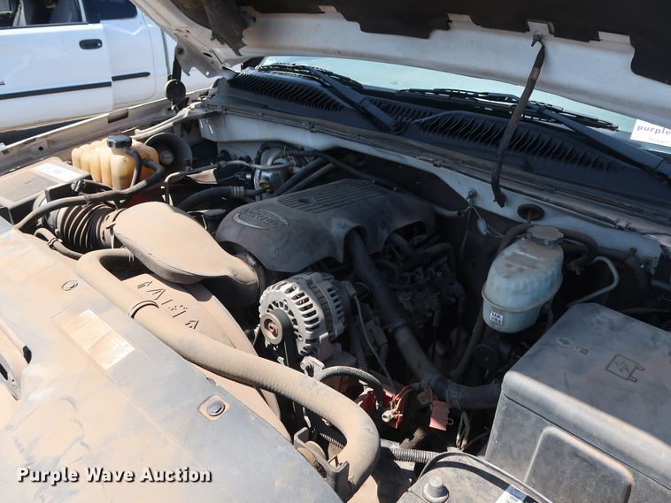 image for item DH3521 2003 Chevrolet Silverado 3500 utility bed pickup truck