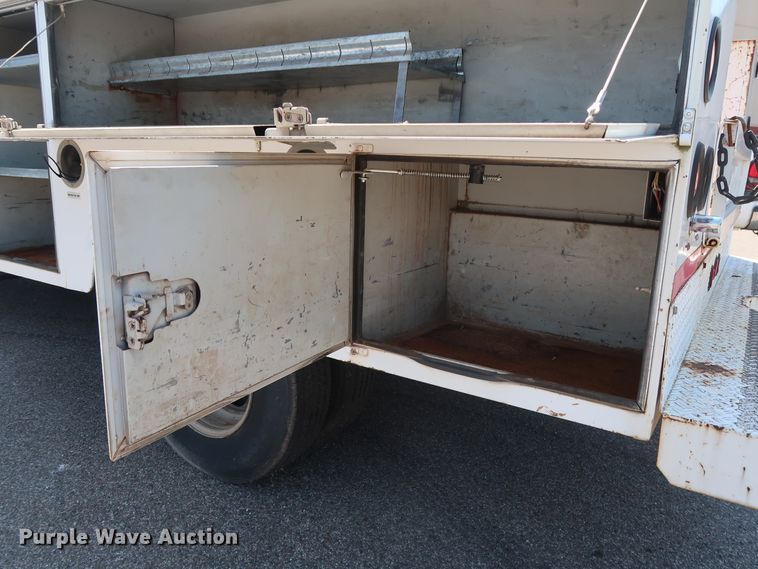 image for item DH3521 2003 Chevrolet Silverado 3500 utility bed pickup truck