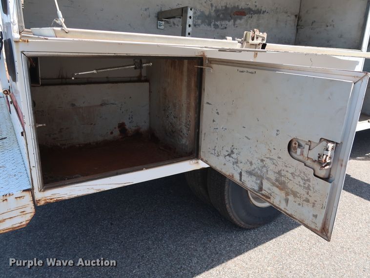 image for item DH3521 2003 Chevrolet Silverado 3500 utility bed pickup truck