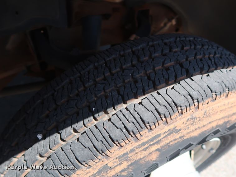 image for item DH3521 2003 Chevrolet Silverado 3500 utility bed pickup truck