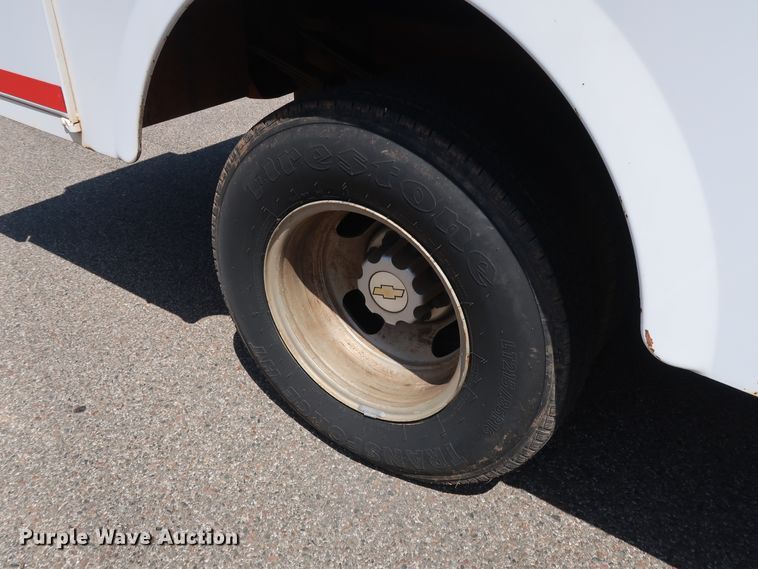 image for item DH3521 2003 Chevrolet Silverado 3500 utility bed pickup truck