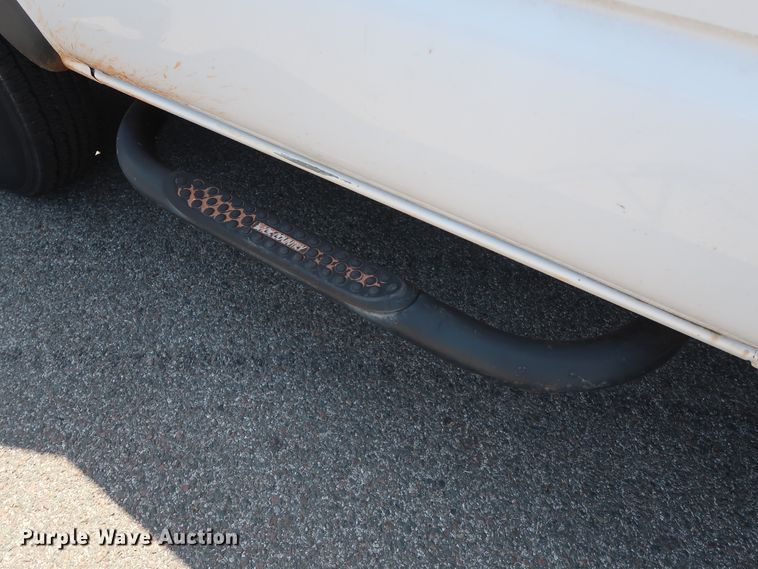 image for item DH3521 2003 Chevrolet Silverado 3500 utility bed pickup truck